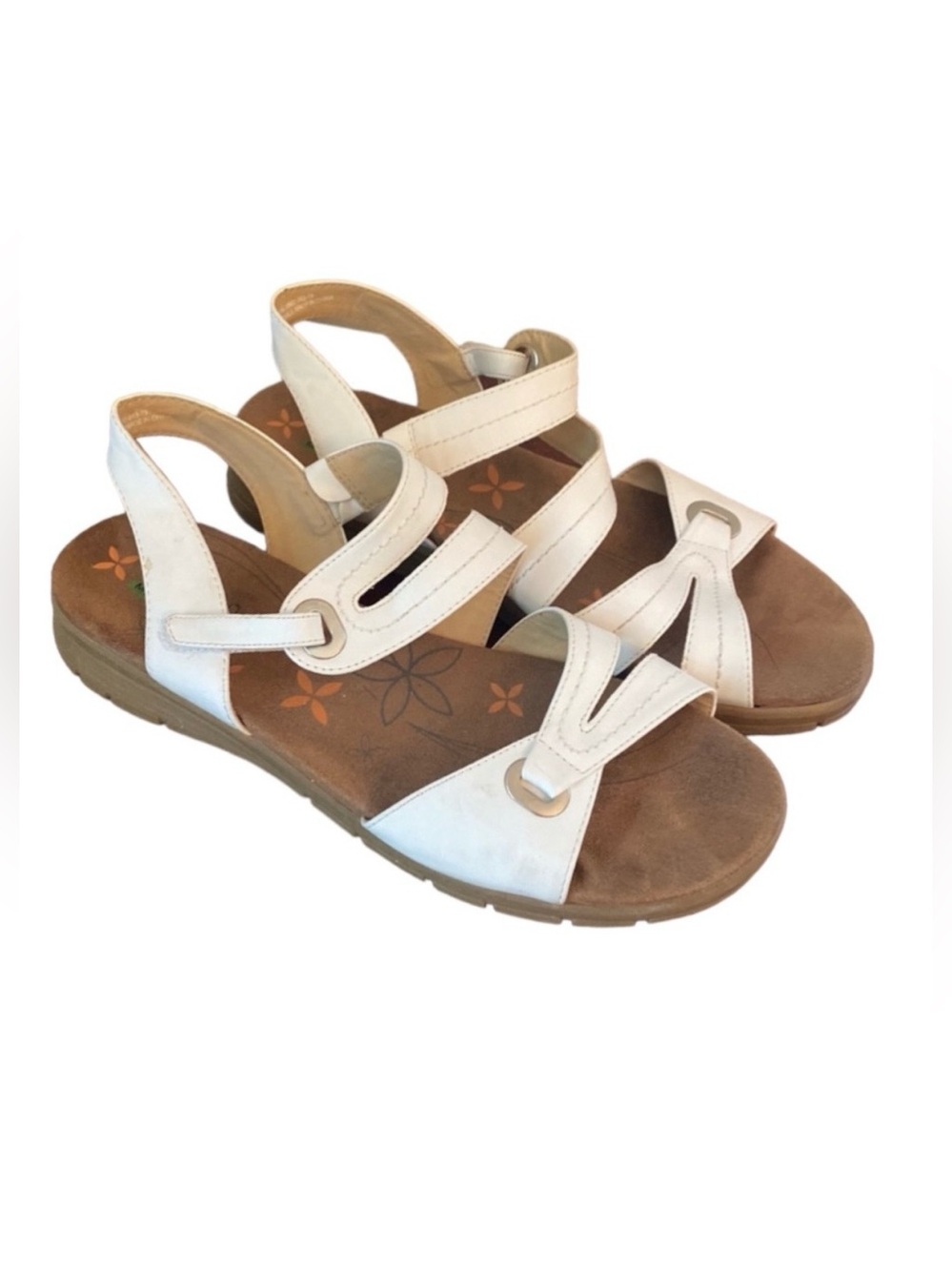 BareTraps Cindy Memory Foam White SZ 11 Modern Clean Girl Coastal Casual Sandals